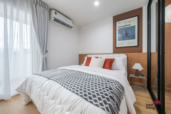 Regent Home 1 Phaholyothin 67, top floor, closed kitchen, ready to move in.
