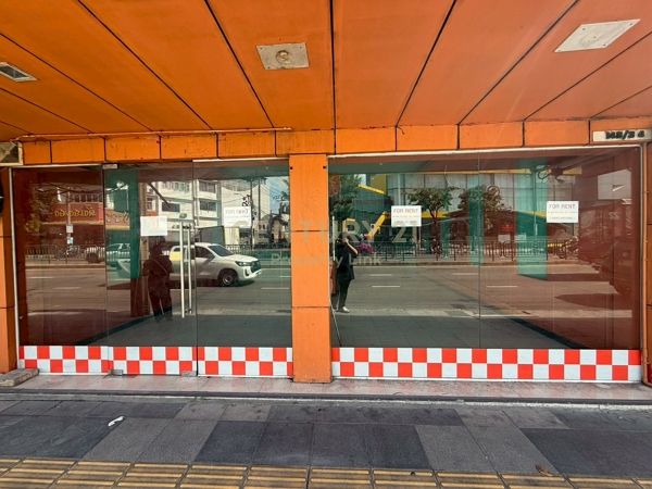 ทำเลทองตรงข้ามยูเนี่ยนมอลล์! ให้เช่าอาคาร 4 ชั้น (250 ตร.ม.) ติด MRT พหลโยธิน No.59-OT-69009