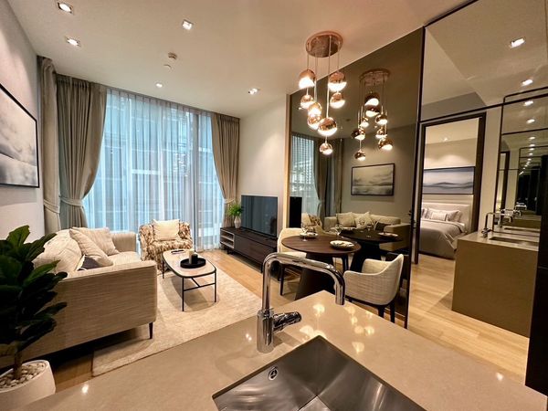 FOR SALE: 1-Bedroom Condo at 28 Chidlom