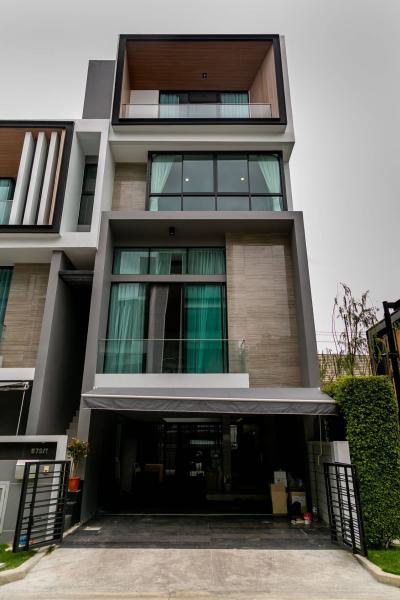 ทาวน์โฮม เนอวานา ดีฟายน์ พระราม 9 / 4 ห้องนอน (ขายพร้อมผู้เช่า), Townhome Nirvana Define rama 9 / 4 Bedrooms (SALE WITH TENANT) BZD229