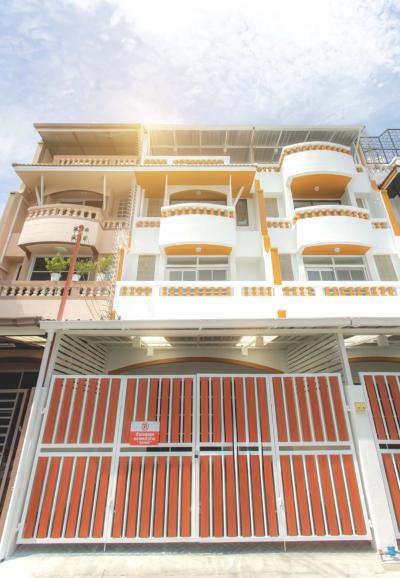 ขายทาวน์โฮม 4 ชั้น สวรรค์วิถี (สุทธิสารวินิจฉัย) เขต ห้วยขวาง  กรุงเทพ CX-161509