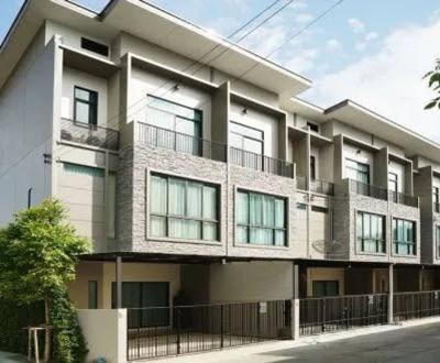 Baan Pieamsuk Pinklao - Kanjanapisek / 4 Bedrooms (FOR SALE) EARK005