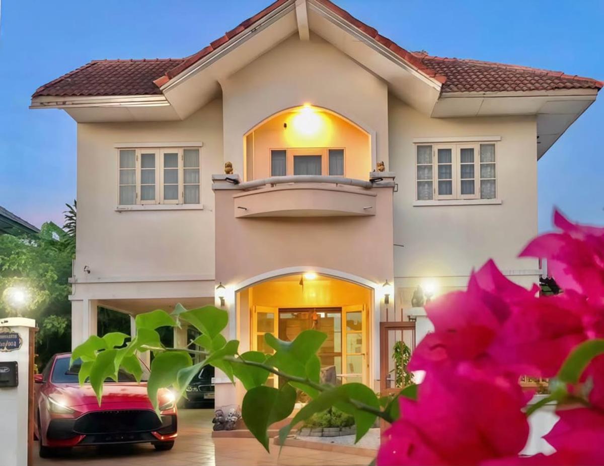 🔥 Large house, parking for 4 cars, ready to move in 🔥 Baan Pradab Dao Project 1 / 3 Bedrooms (FOR SALE) EARK022