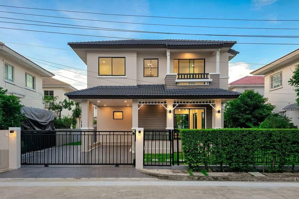🏡 Beautifully decorated, ready-to-move-in detached house near Denla 🏡 Mantana Pinklao - Rama 5 / 3 Bedroom (FOR SALE), EARK043