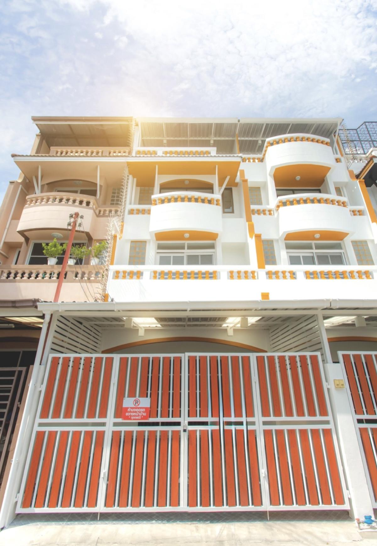ขายทาวน์โฮม 4 ชั้น สวรรค์วิถี (สุทธิสารวินิจฉัย) เขต ห้วยขวาง  กรุงเทพ CX-161509