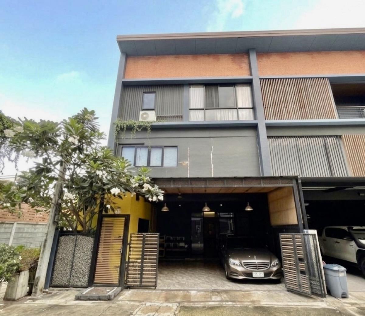 For Sale Townhouse/Townhome , Haus 35 Chaengwattana , corner unit , wide frontage , Khlong Kluea , Pak Kret , Nonthaburi , CX-161570 For Sale Townhouse/Townhome , Haus 35 Chaengwattana , corner unit , wide frontage , Khlong Kluea , Pak Kret , Nonthaburi , CX-161570