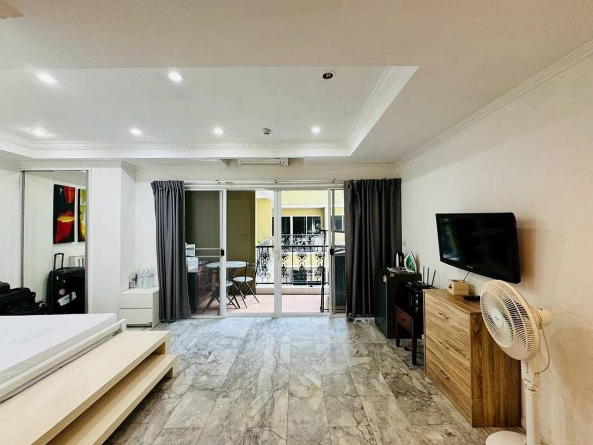 Siam Oriental Twins / Studio (FOR SALE) KP110