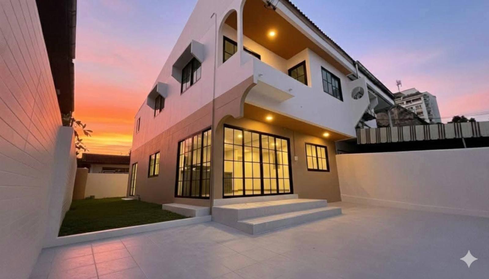 For Sale Corner Townhome | Near BITEC Bangna , corner unit , newly renovated , Bang Na Tai , Bang Na , Bangkok , CX-160756 For Sale Corner Townhome | Near BITEC Bangna , corner unit , newly renovated , Bang Na Tai , Bang Na , Bangkok , CX-160756
