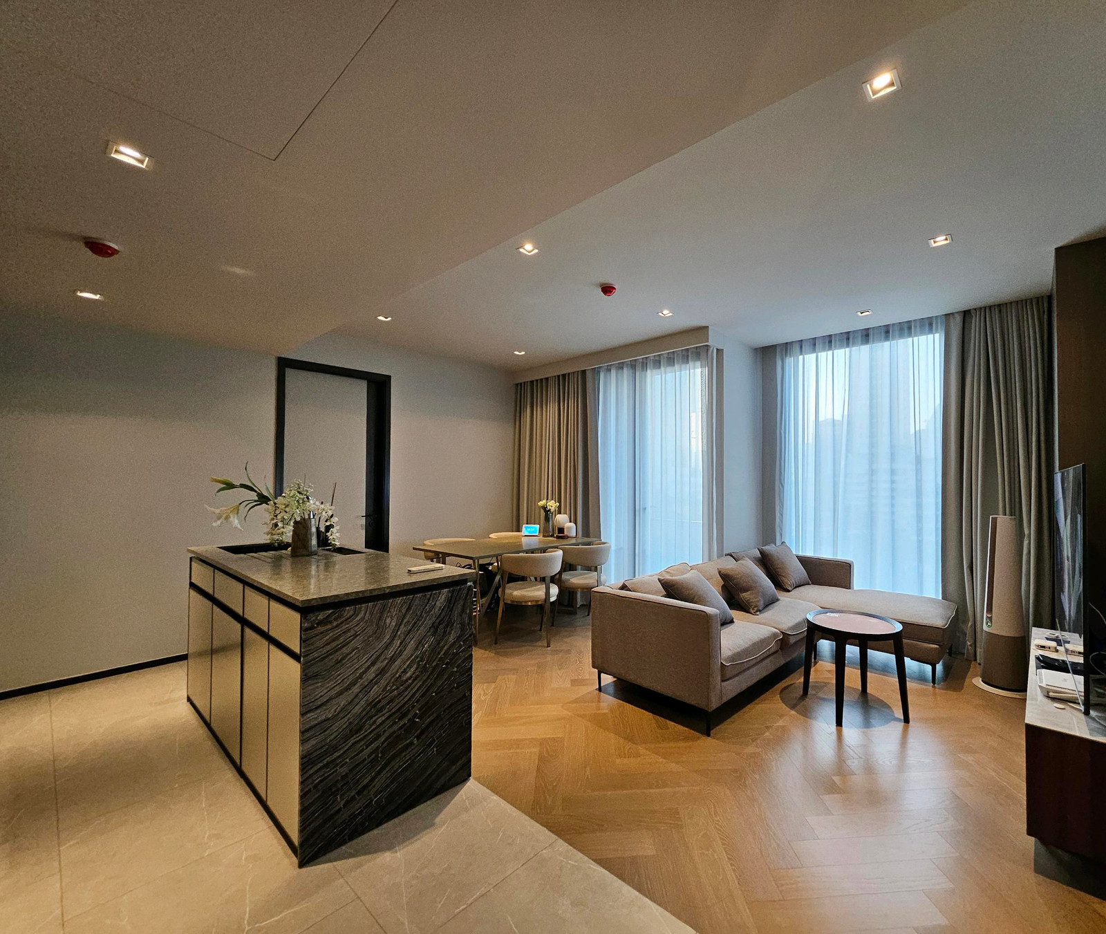 () For Sales The Reserve 61 Hideaway 2 Bedrooms, Junior Penthouse, Foreigner quota () For Sales The Reserve 61 Hideaway 2 Bedrooms, Junior Penthouse, Foreigner quota