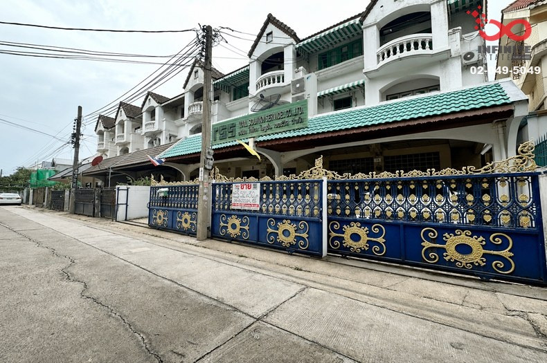 3-story townhome for sale, Soi 20 June, Intersection 14, Huai Khwang, suitable for a home office, near MRT Sutthisan, near Ratchada and along the Ratchadaphisek expressway, near MRT Sutthisan. 3-story townhome for sale, Soi 20 June, Intersection 14, Huai Khwang, suitable for a home office, near MRT Sutthisan, near Ratchada and along the Ratchadaphisek expressway, near MRT Sutthisan.