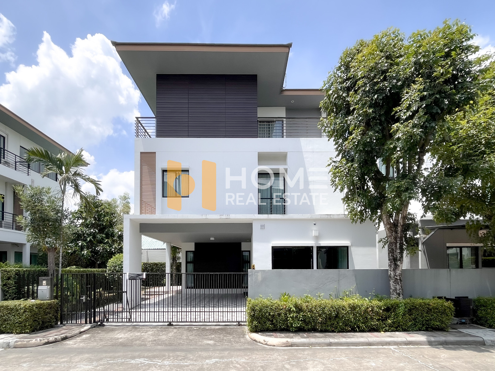 ฟีลรีสอร์ท พร้อมอยู่ 🌿 บ้านลุมพินี สวนหลวง ร.9 / 4 ห้องนอน (ขาย), Baan Lumpini Suanluang Rama 9 / 4 Bedrooms (FOR SALE) POON284