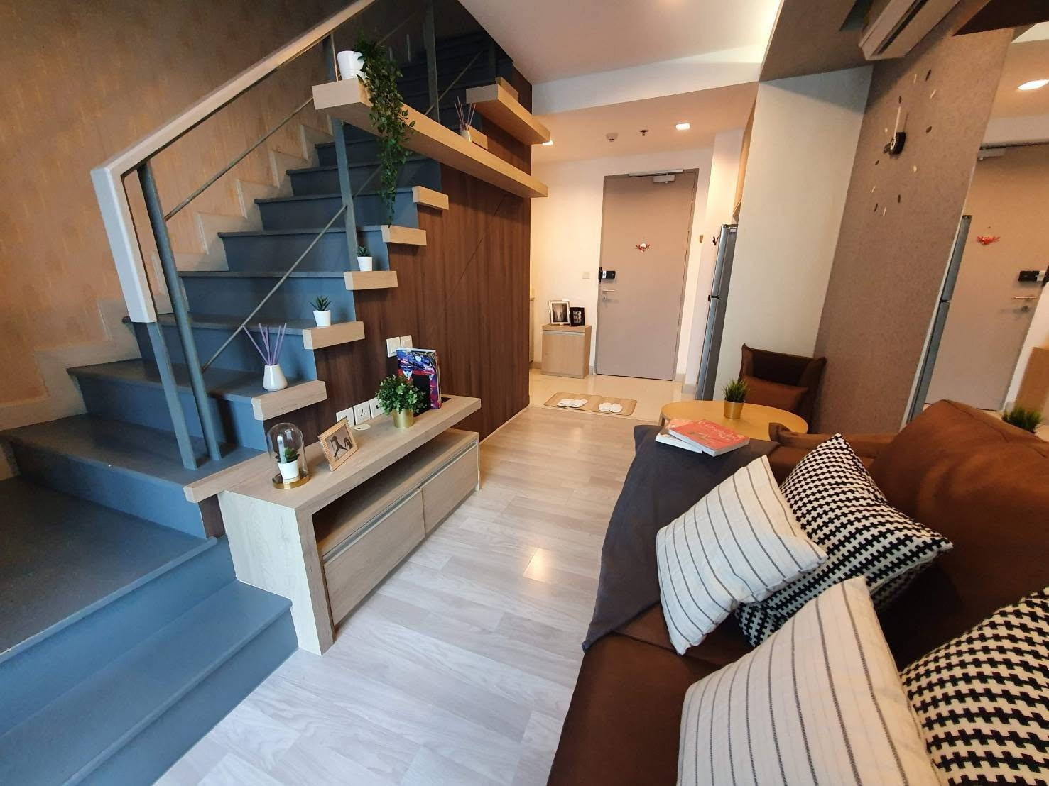 K-6996 🔥🔥 ห้อง Duplex ชั้นสูง วิวสระและวิวสวน พร้อมอยู่ ทำเลดี ใกล้ BTS อ่อนนุช Ideo mobi สุขุมวิท 81 K-6996 🔥🔥 ห้อง Duplex ชั้นสูง วิวสระและวิวสวน พร้อมอยู่ ทำเลดี ใกล้ BTS อ่อนนุช Ideo mobi สุขุมวิท 81