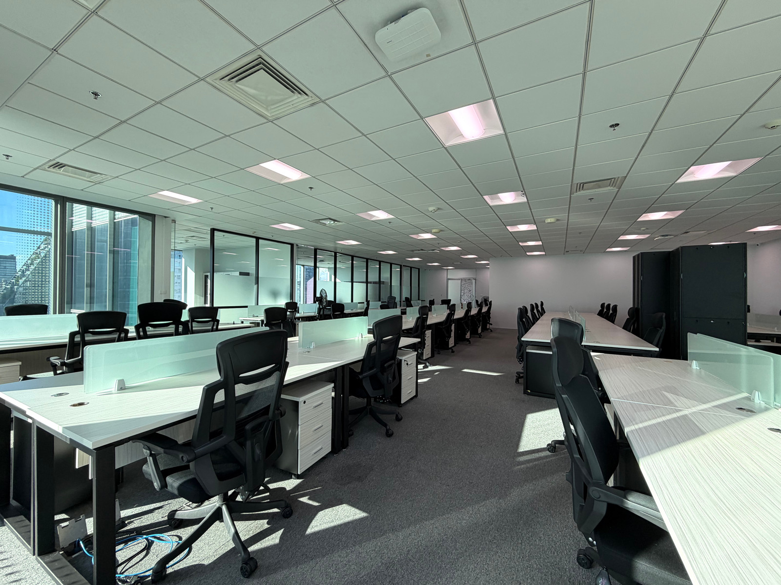 Grade A Office, Furnished, with skywalk access from BTS St. Louis.