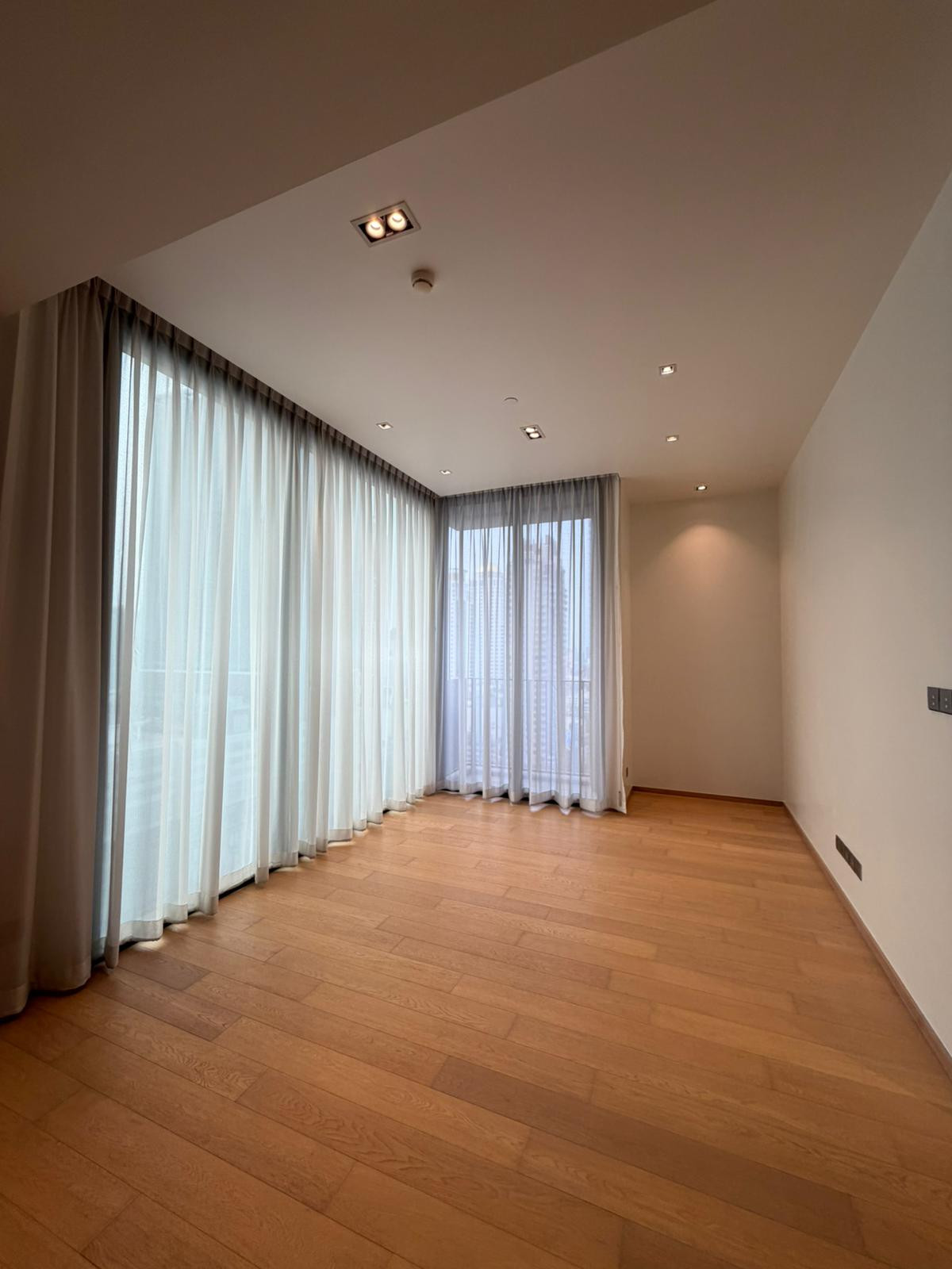For Sale 28 Chidlom แบบ 2 bedroom สเปซโปร่งวิวเมืองโล่ง @24,70 MB For Sale 28 Chidlom แบบ 2 bedroom สเปซโปร่งวิวเมืองโล่ง @24,70 MB