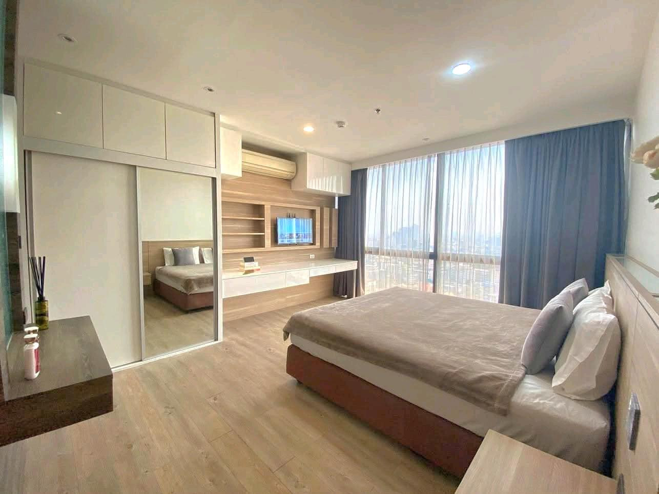 Condo for rent: The Issara Lat Phrao
Beautiful room, ready to move in, corner room