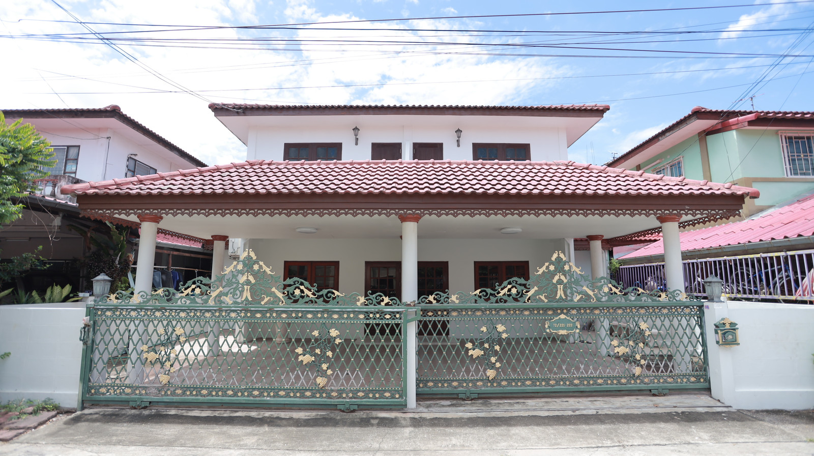 ✨ Urgent sale! 2-story semi-detached house, renovated and ready to move in. Phra Pin Village 3, prime location next to the main Kanchanaphisek Road, near Central Westgate and the BTS.