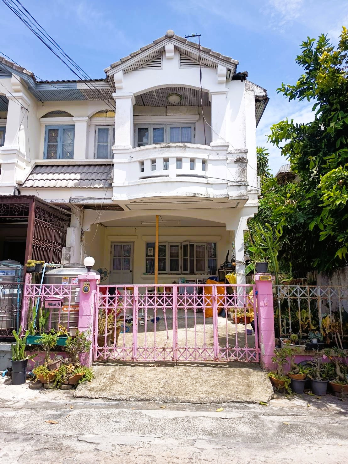 At this price...see it before it's gone! Under 2 million baht for a 2-storey house! For Sale — Townhouse, Nanta Garden Bang Pla 22, 29 Sq.Wah, easy commute, near schools, hospital &amp; restaurants — Thepharak, Bang Pla, Bang Phli, Samut Prakan area