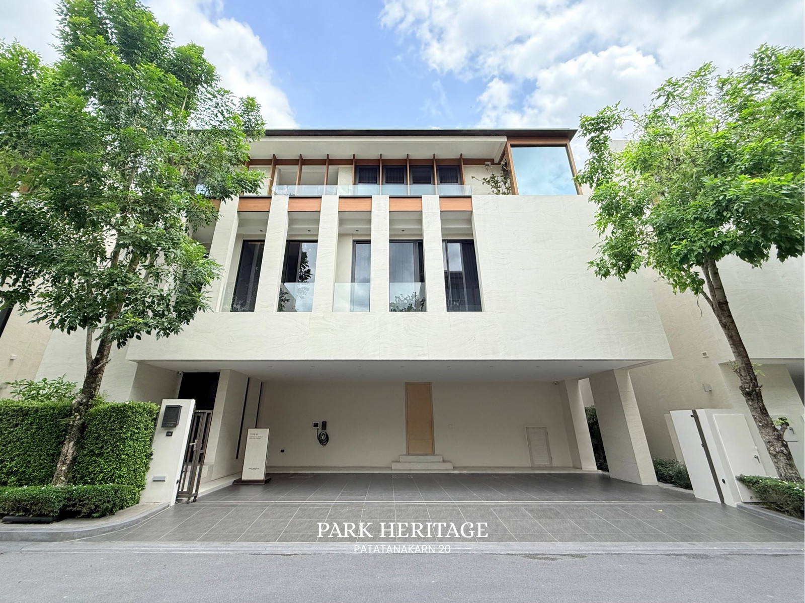 Park Heritage Pattanakarn 20 | 3-story luxury house (empty house Type M) • on the Pattanakarn-Thonglor location.