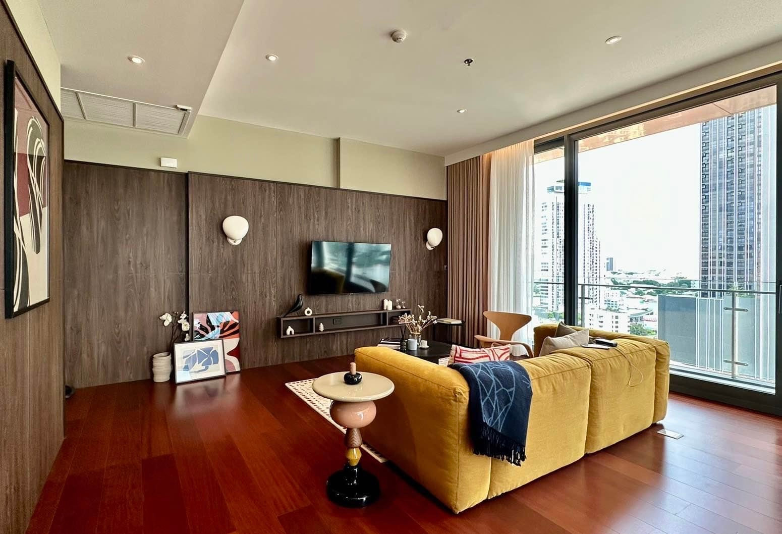 Khun by Yoo: 2bed 2bath 97.75sqm. Sell ​​38.9 mil Rent 168,000/mth. Am: 0656199198