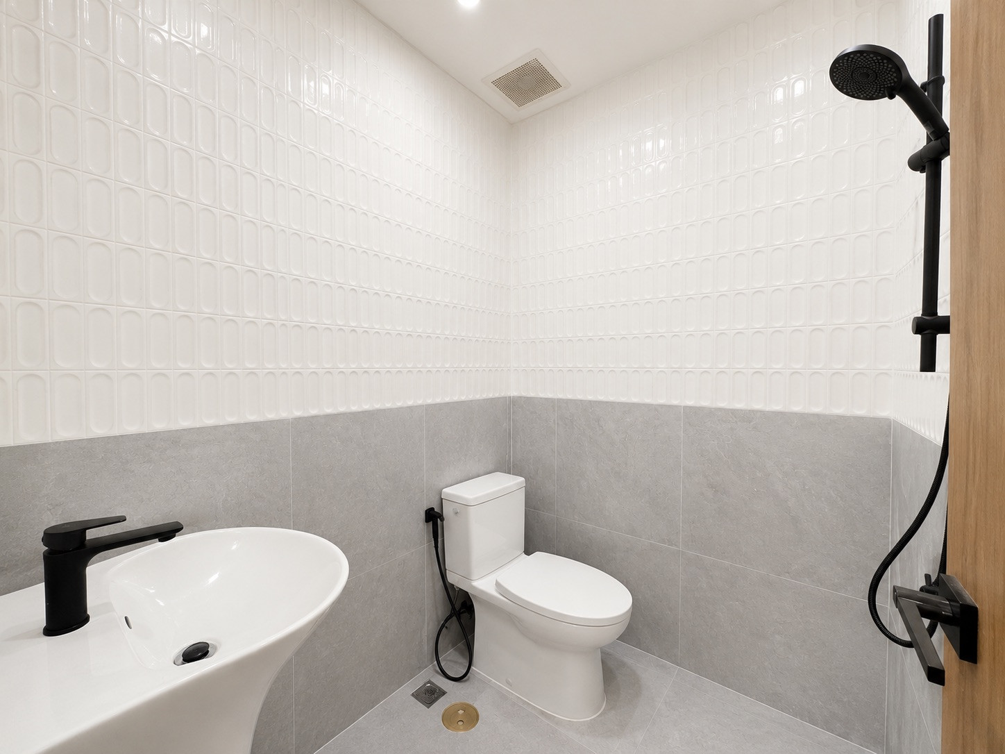 For sale cheap, 2-story townhouse, newly renovated. Good location next to the expressway - Ramintra. – รูปที่ 4