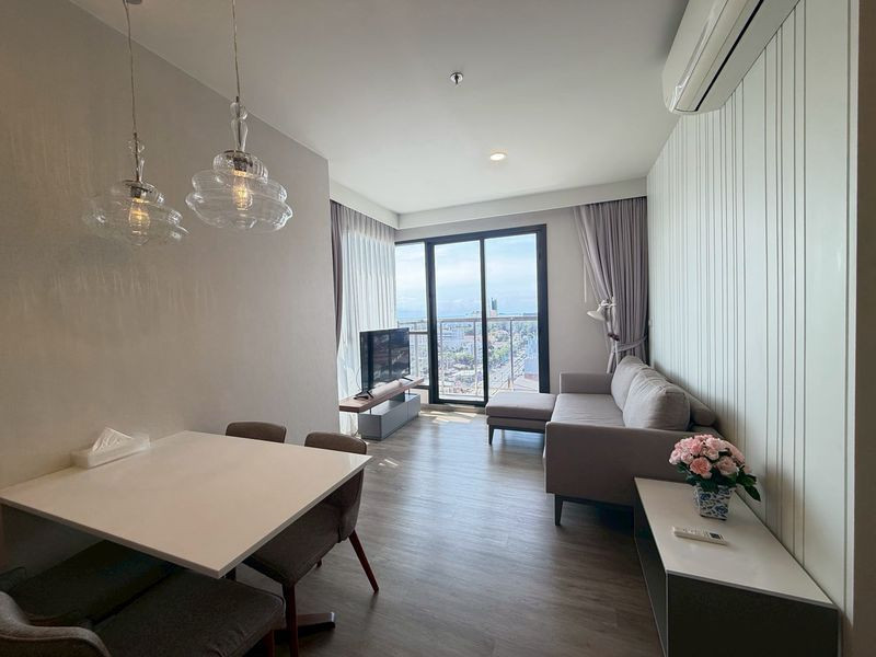Luxury condo for rent in the heart of Sriracha, KEEN Condo Sriracha, 2 bedrooms, panoramic view, ready to move in.