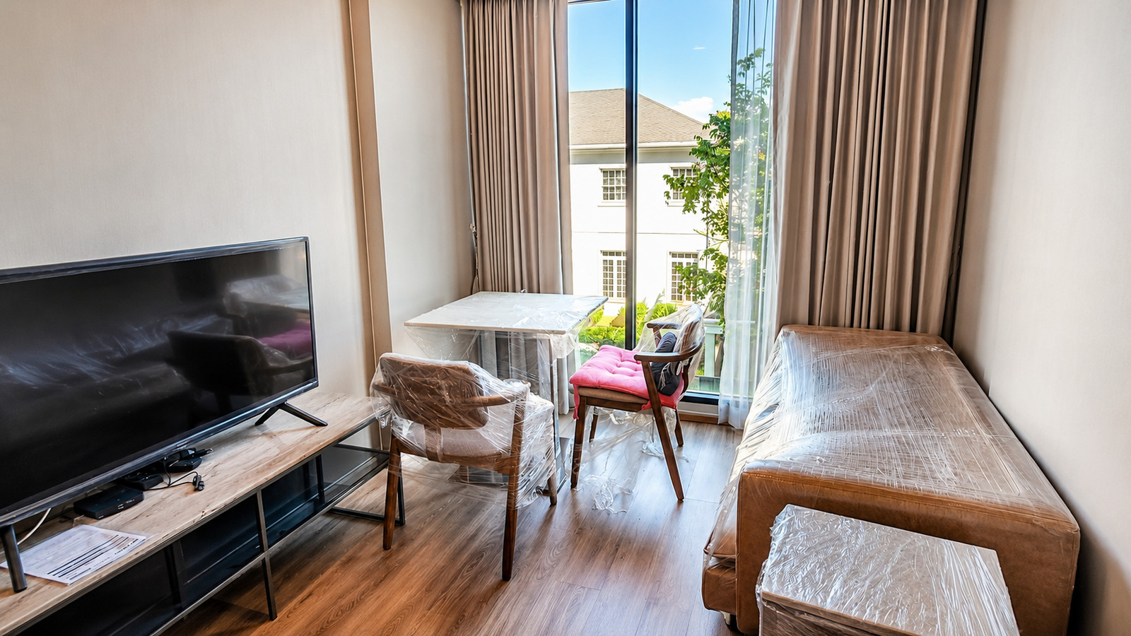 Rare Sukhumvit 39 1BR Condo วิวสวน พร้อมอ่างอาบน้ำ ใกล้พร้อมพงษ์ ต่ำกว่าตลาด - U1981759 – รูปที่ 2