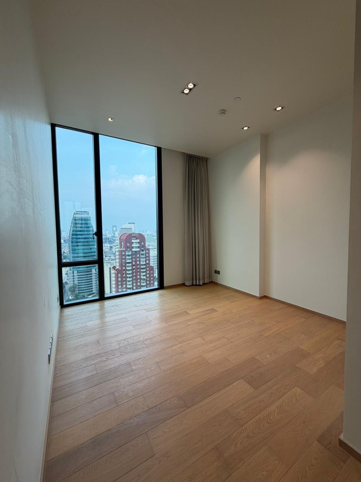 For Sale 28 Chidlom แบบ 2 bedroom สเปซโปร่งวิวเมืองโล่ง @24,70 MB  – รูปที่ 2