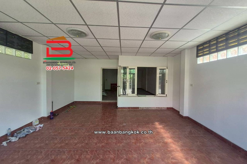 ทาวน์เฮาส์ 2 ชั้น เนื้อที่ 18 ตร.ว. หมู่บ้านบัวทอง (ซอย 17/2/3), ใกล้สถานีรถไฟฟ้า MRT คลองบางไผ่ ถนนกาญจนาภิเษก ตำบลบางรักพัฒนา อำเภอบางบัวทอง นนทบุรี – รูปที่ 3