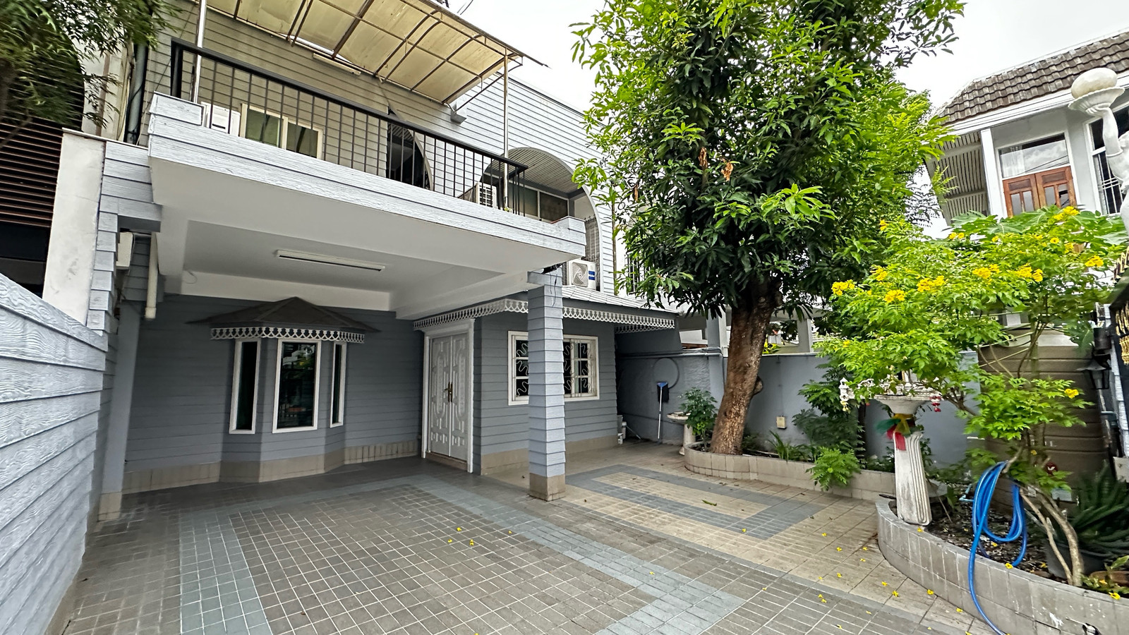 ✨ บ้านหรู 2 ชั้น เอกมัย 12 – ใจกลางสุขุมวิท ใกล้ BTS เอกมัย / ทองหล่อ ✨ 🏡  Modern Home for Rent – Ekkamai 12, Sukhumvit Prime Area บ้านเดี่ยวสไตล์โมเดิร์น เพดานสูง โปร่งโล่ง ตกแต่งครบ พร้อมเข้าอยู่ทันที 🏠เหมาะอยู่อาศัย / โฮมออฟฟิศ / Airbnb / Exp