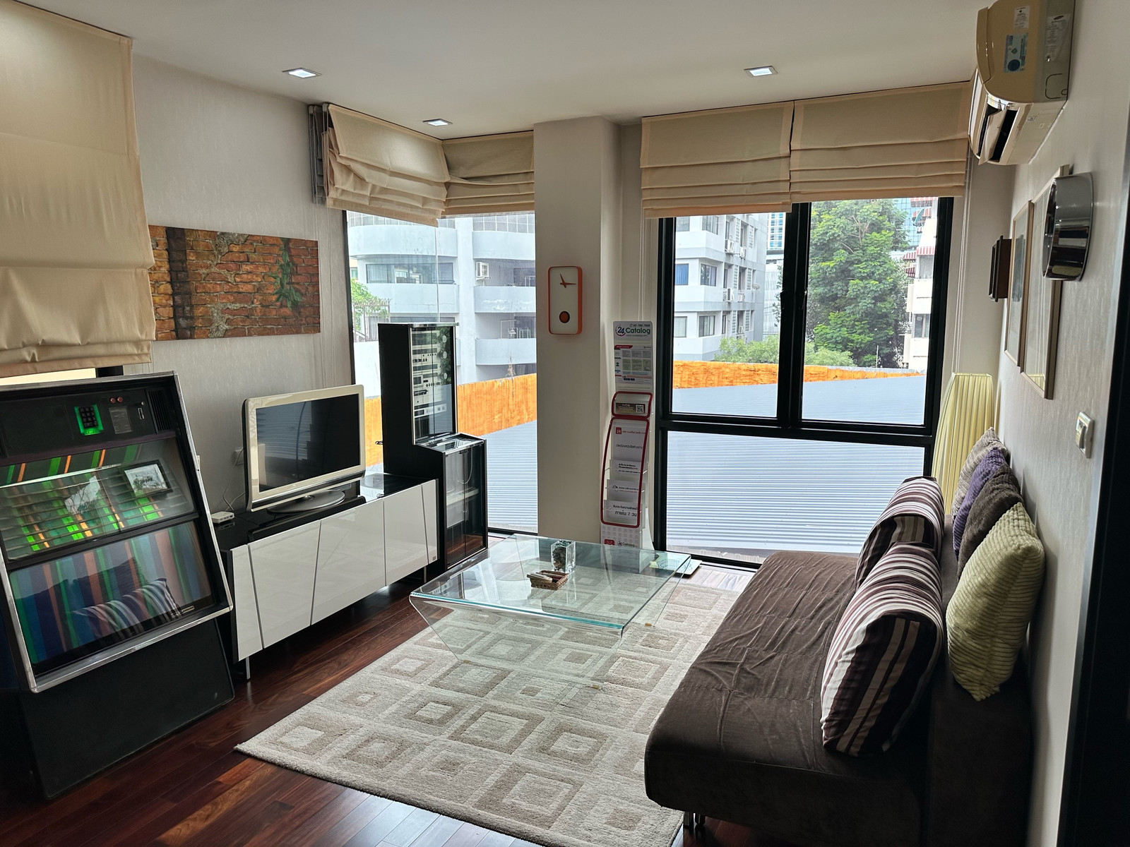 Spacious 1 bed lowrise condo in prime Ploenchit location decorated with style✨
Near BTS 5 mins walk Spacious 1 bed lowrise condo in prime Ploenchit location decorated with style✨
Near BTS 5 mins walk