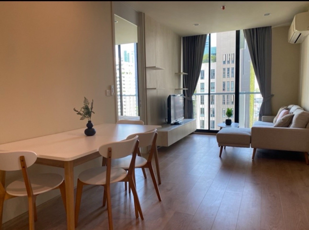 For rent!! Noble Recole, large room in the heart of the city, convenient to travel. For rent!! Noble Recole, large room in the heart of the city, convenient to travel.