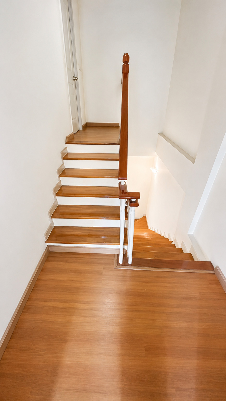 For sale / rent home office, Baan Klang Muang, The Royal Monaco, Srinakarin 24, home office, good location, can enter and exit from 2 routes, both Srinakarin Road, Soi 24 and On Nut Road, Soi 39, suitable for living, making an office or registering a comp – รูปที่ 4