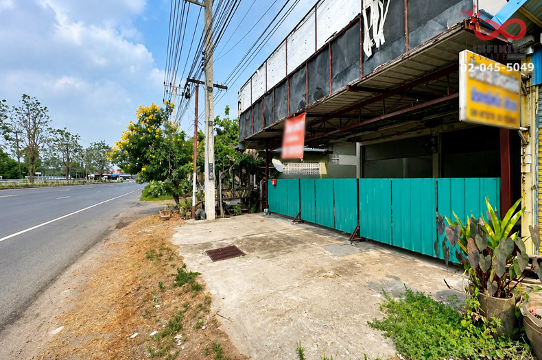 Commercial building for sale, 2 units, 2.5 floors, 54.7 sq m, Suwannason Road, Khok Mai Lai Subdistrict, Prachinburi.