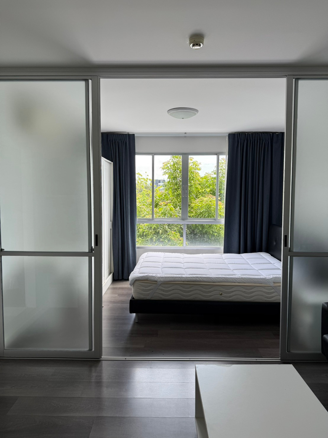 ห้องปล่อยเช่า ดีคอนโดแคมปัสรีสอร์ทบางนา สภาพสวยพร้อมเครื่องใช้ไฟฟ้า – รูปที่ 2