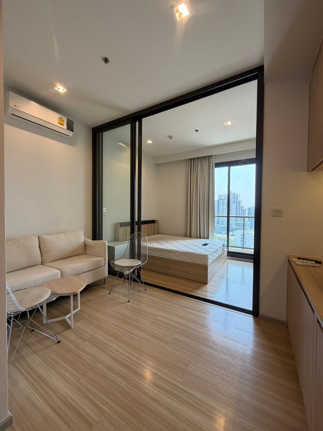 Condo for rent, M Jatujak, Dog friendly, 1 bedroom special price 18,000 THB, Can move in now. Make an appointment to see the room, contact 085-362-6455. Condo for rent, M Jatujak, Dog friendly, 1 bedroom special price 18,000 THB, Can move in now. Make an appointment to see the room, contact 085-362-6455.
