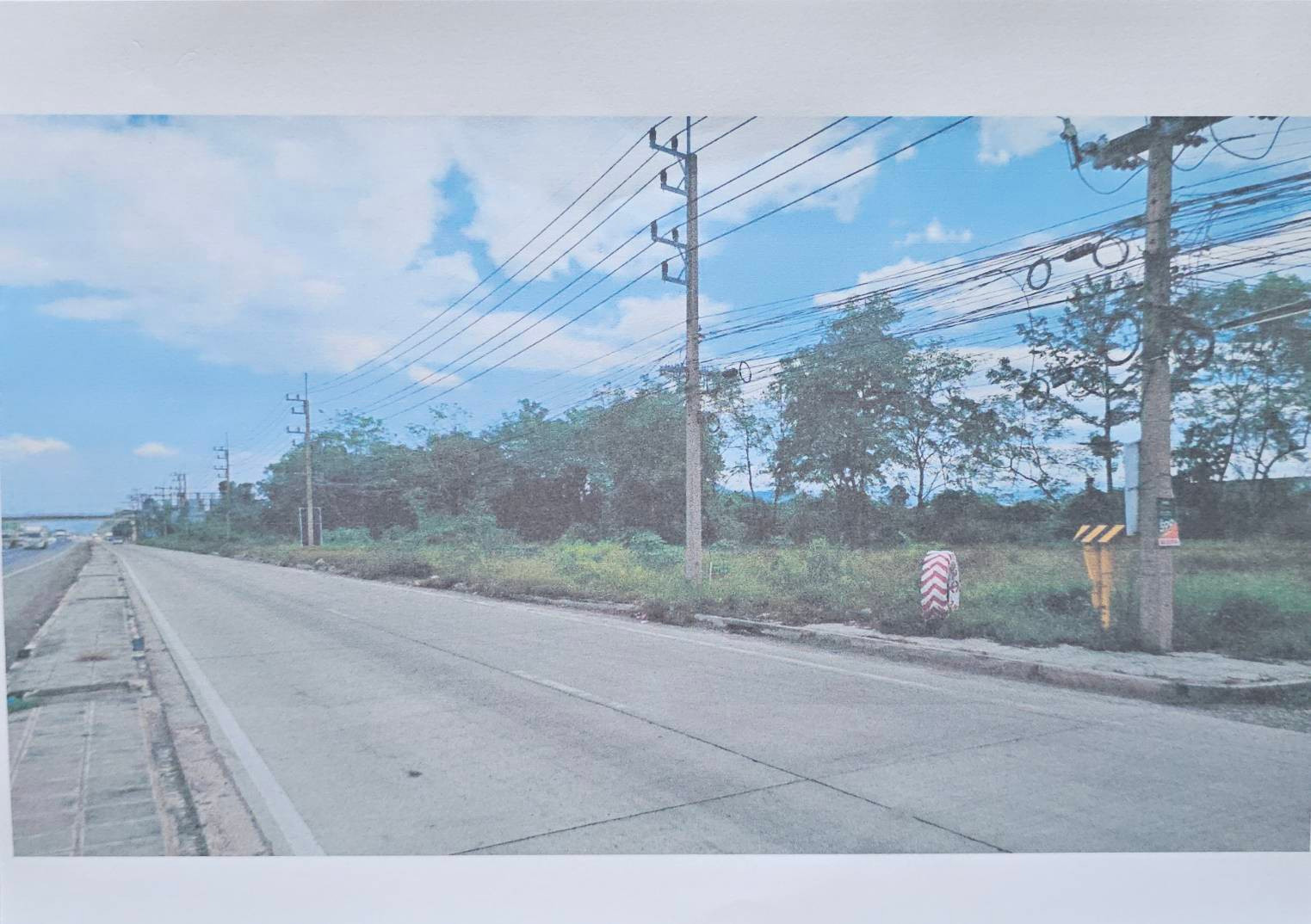 Large plot of land for sale, 16 rai 2 ngan 40 sq m, Saraburi (inbound side), pink area, width 180 meters, high potential location. Suitable for project development