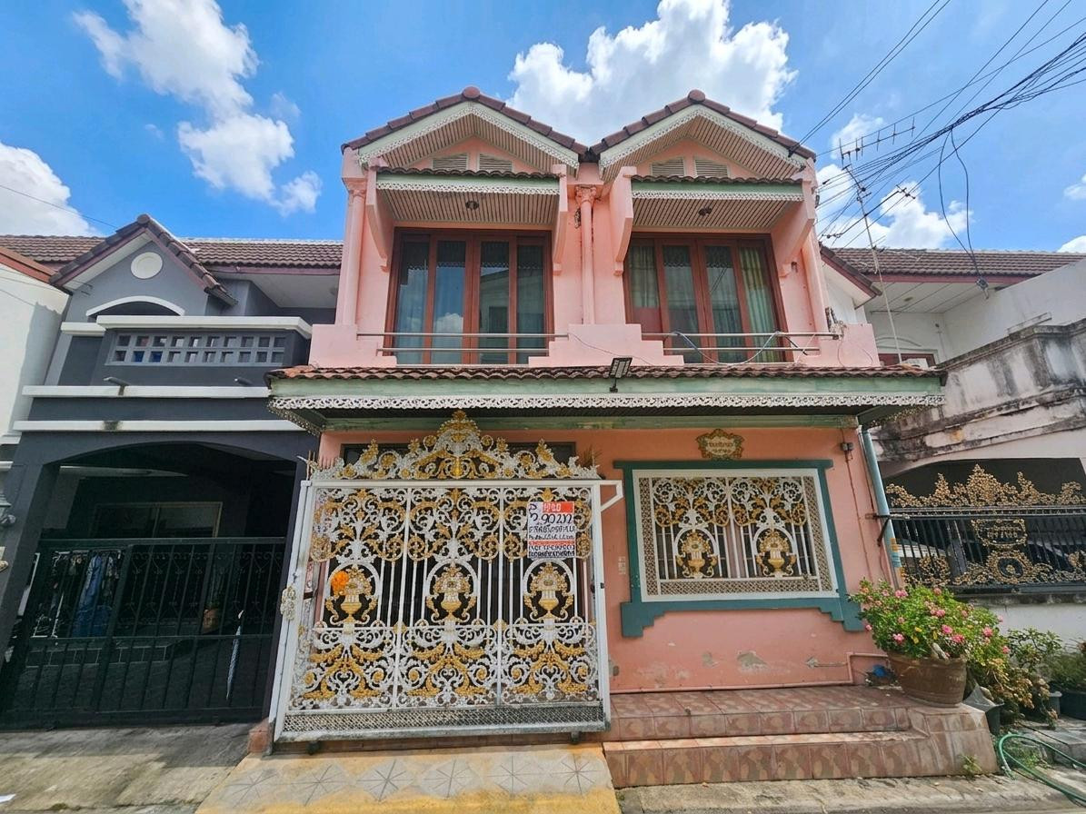 3.9 million 📌 Charan 35 Intersection 17 🏠 3-storey twin house, decorated + added, renovated the whole house. 3.9 million 📌 Charan 35 Intersection 17 🏠 3-storey twin house, decorated + added, renovated the whole house.