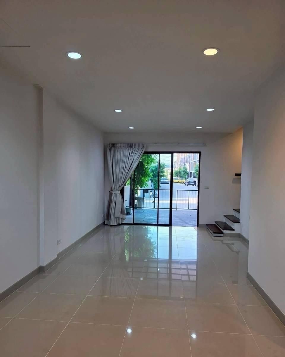 ให้เช่า Townhome พรีเมี่ยมเพลสพหลโยธิน-รามอินทรา ✨️🛩️🌈連棟別墅出租，Premium Place Phaholyothin-Ramintra – รูปที่ 2