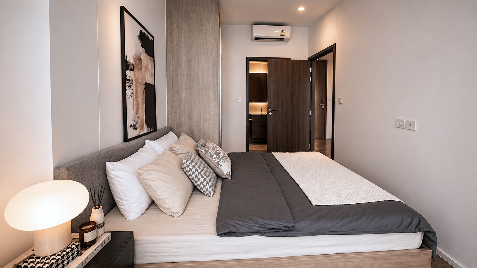 Condo for sale Whizdom Essence price 5,490,000 baht [KOs260726]