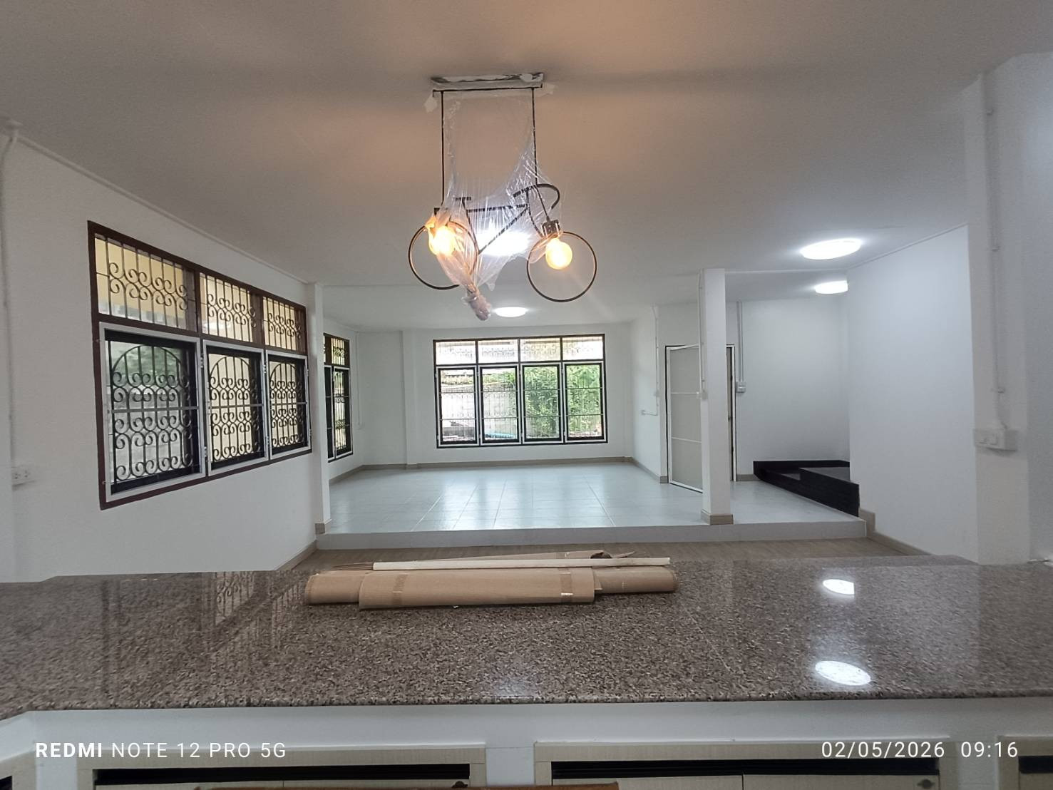 Single house area Sukkhumvit 36, Close to Ideo sukhumvit 36, 360sqm 2story-house, 3b2b plus 1 working room, Home office is an option.