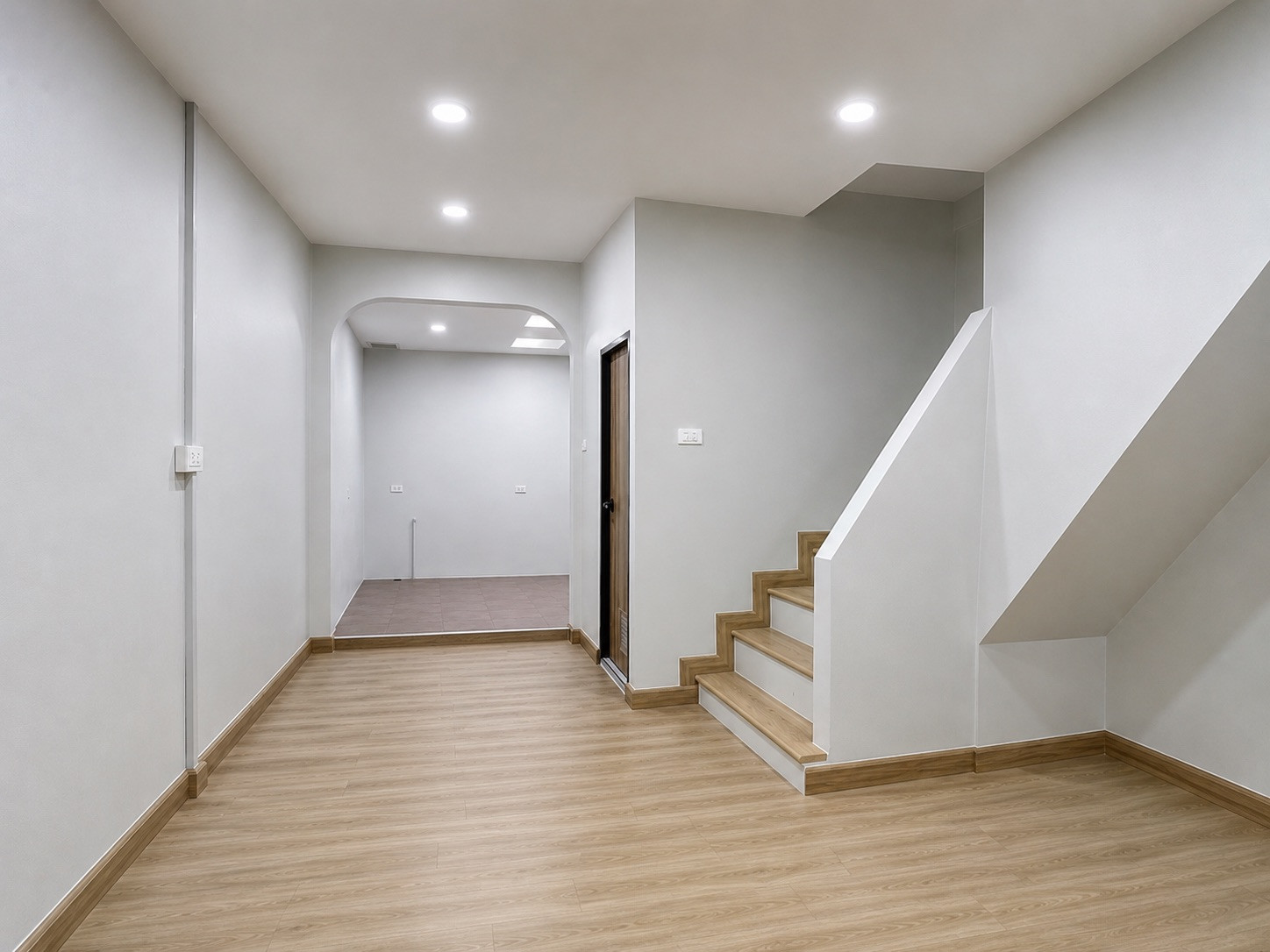 For sale cheap, 2-story townhouse, newly renovated. Good location next to the expressway - Ramintra. – รูปที่ 3
