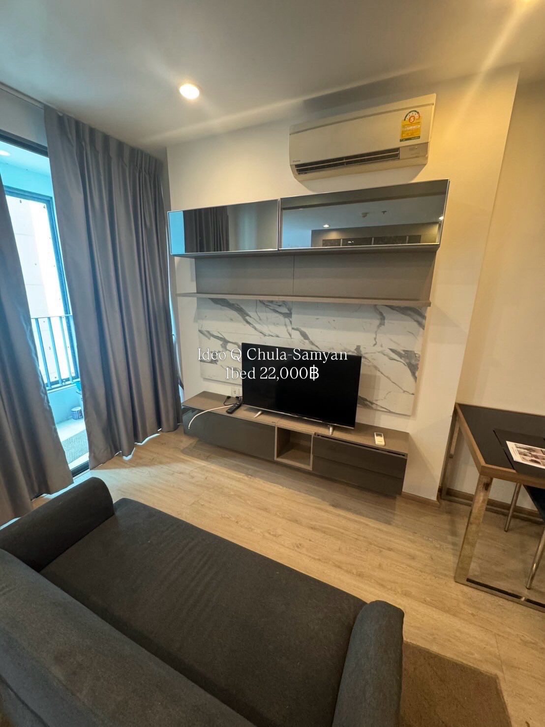 ✨ Condo for rent Ideo Q Chula - Samyan ✨💰 Rental price: 22,000 baht/month💖 1 bedroom, size 34 sq m. 📞 Contact : Aomam (Agent) Tel./Line ID : 095-587-1692 WhatsApp : +66 95 587 1692
