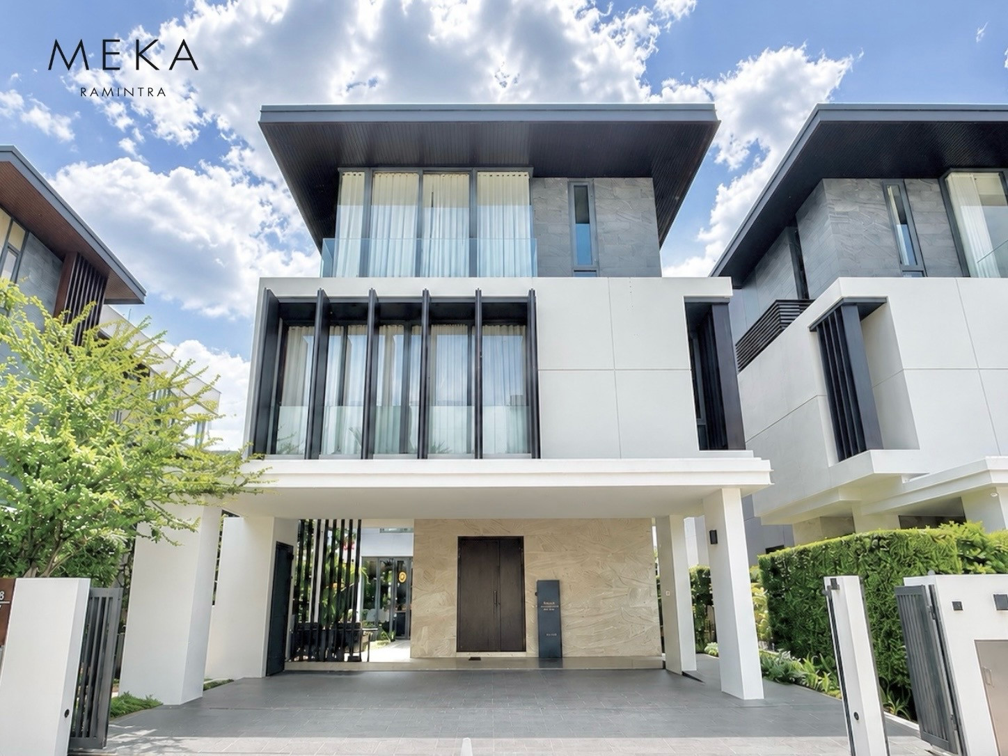 MEKA RAMINTRA บ้านหรู 3 ชั้น ดีไซน์ C-Shape พร้อมพื้นที่สีเขียว Private Courtyard (บ้านเปล่า Type B) MEKA RAMINTRA บ้านหรู 3 ชั้น ดีไซน์ C-Shape พร้อมพื้นที่สีเขียว Private Courtyard (บ้านเปล่า Type B)
