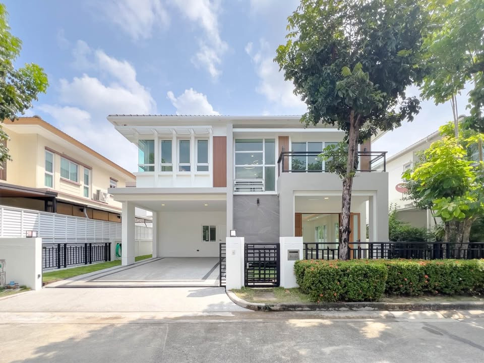 Single house Bangkok Boulevard Sathorn - Pinklao 1 / 3 bedrooms (for sale), House Bangkok Boulevard Sathorn - Pinklao 1 / 3 Bedrooms (FOR SALE) EARK002