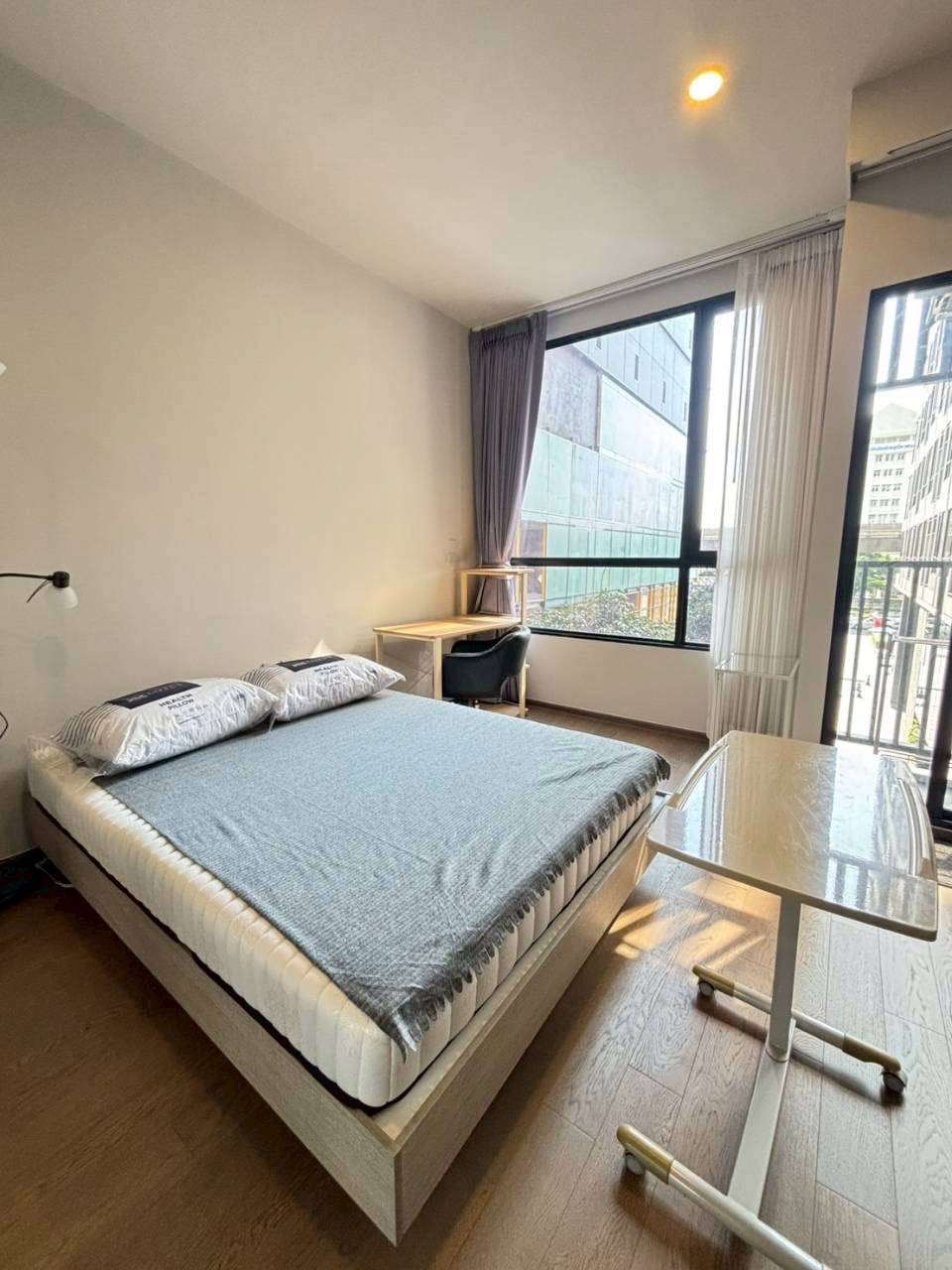Ready to move in on 6 July 2026 👀Condo for rent next to the BTS. Complete with electrical appliances, beautiful room, near BTS Victory Monument, only 350 meters.