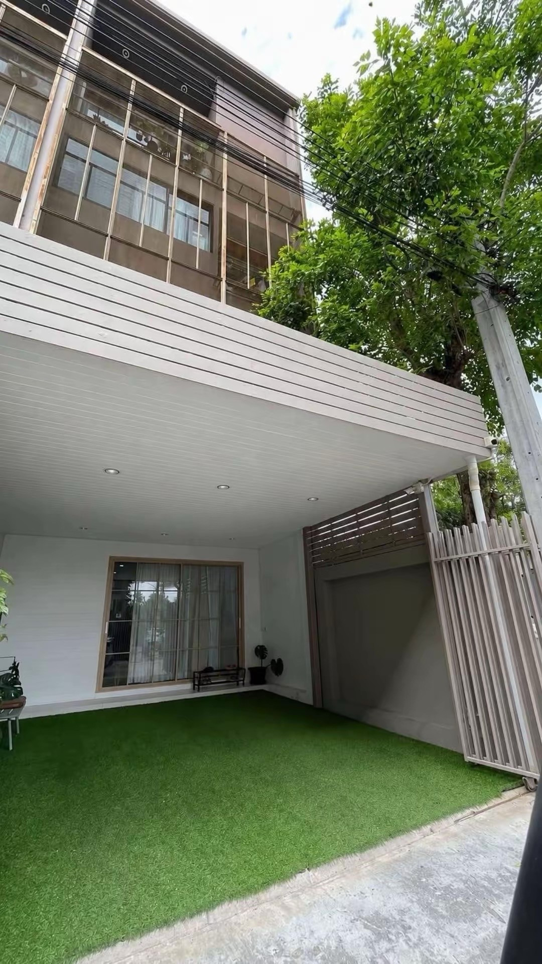 For Rent 3.5-Storey Corner House Project: Haus Niche Chaeng Watthana