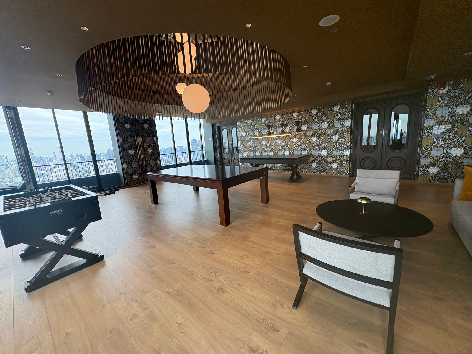 Noble Form Thonglor – Luxury High-Rise Condominium in the Heart of Thonglor 全新 Noble Form Thonglor 豪华高层公寓,位于通罗核心地段 Noble Form Thonglor – Luxury High-Rise Condominium in the Heart of Thonglor 全新 Noble Form Thonglor 豪华高层公寓,位于通罗核心地段