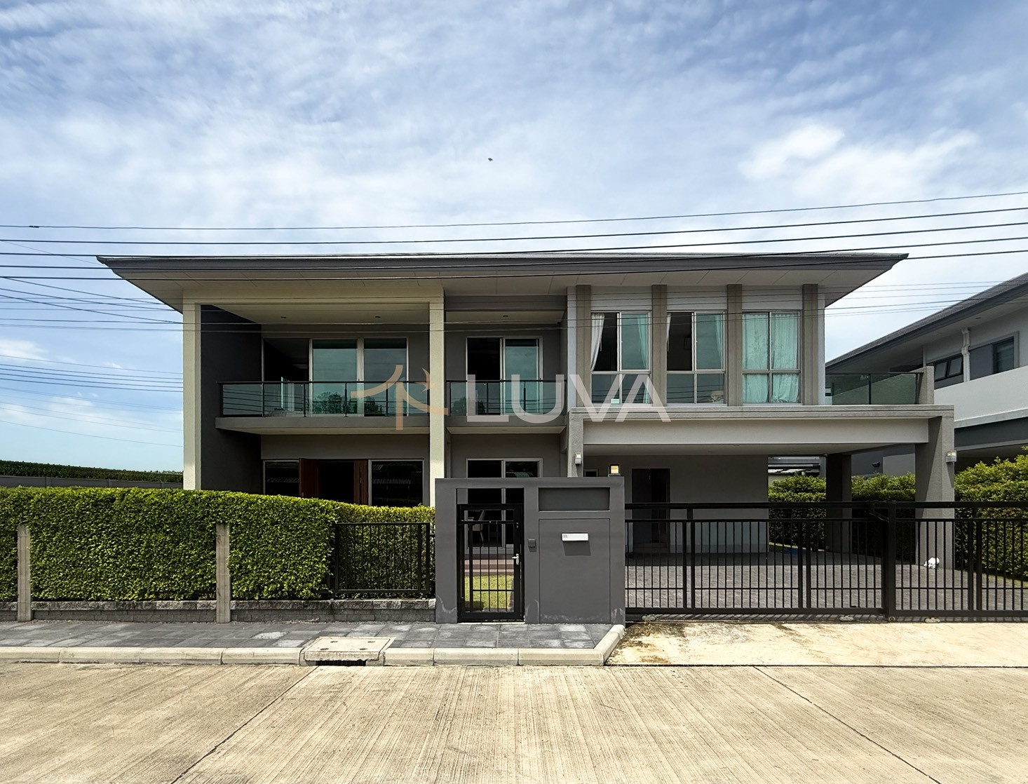 For Sale - Selling with tenant 🔥The Palm Bangna - Wongwaen, big house, lots of space, great value, suitable for investors‼️