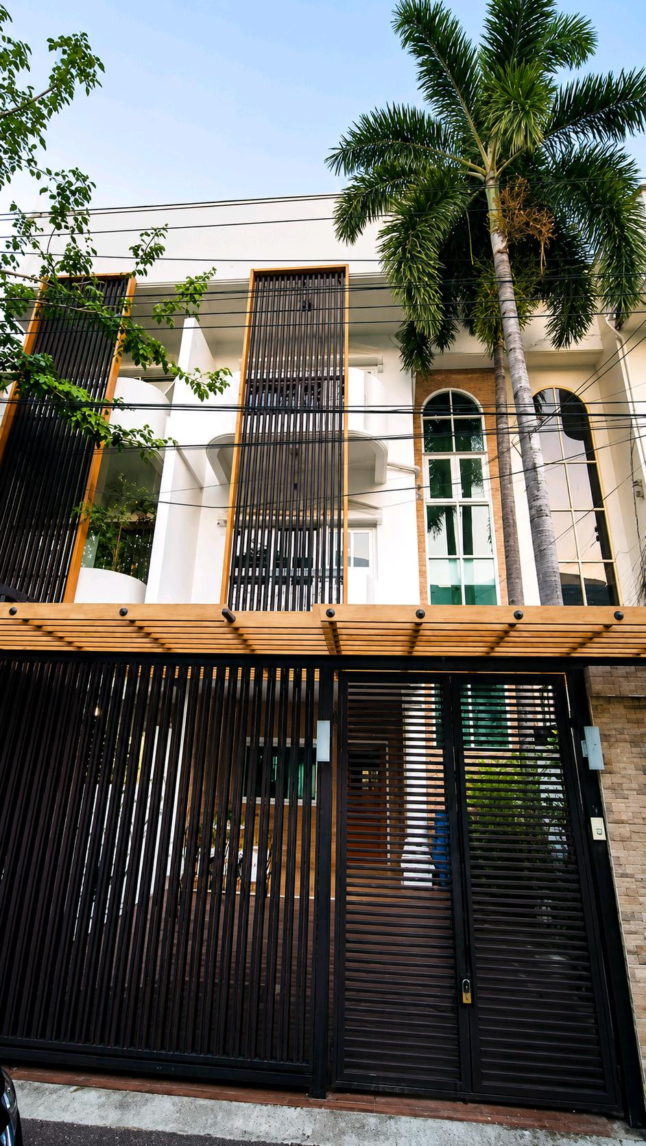 🚇 Near MRT Lat Phrao 71, only 900 meters, quiet, private project, ready to move in.
