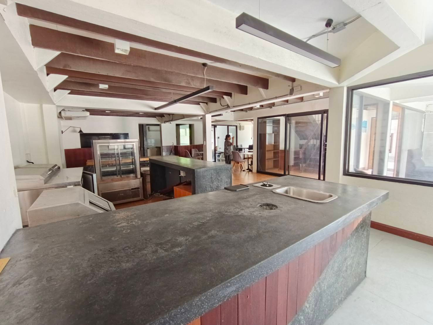 Retail 75-439 sqm. BTS Phrom Phong behind Emquartier – รูปที่ 2